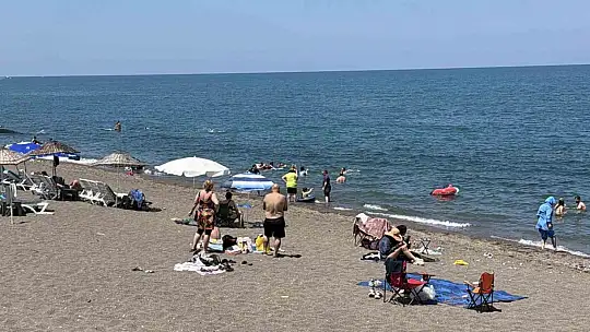 Termometreler 37 dereceyi gösterdi, sahiller doldu taştı