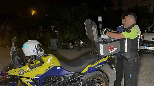 Akrobasi hareketleri pahalıya patladı: Kovalamaca ile yakalanan motosikletlilere 65 bin lira ceza