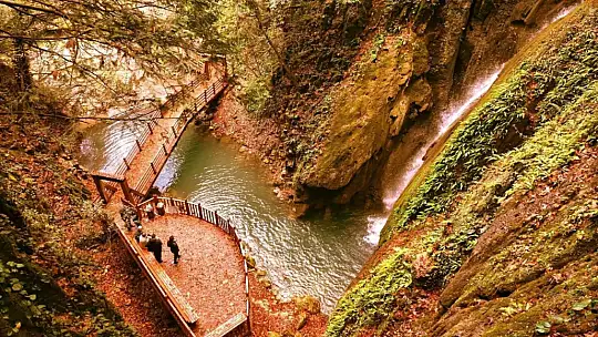 Aktaş şelalesinin doğal güzelliği paylaşıldı