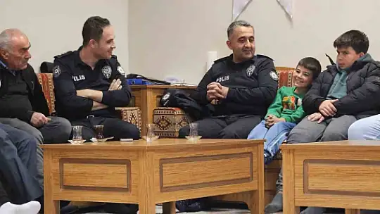 Alaca Emniyet Müdürü Anıl Kırıkcı, gençlerle buluştu