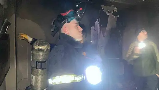 Alaplı'da bir evde çıkan yangında oda zarar gördü