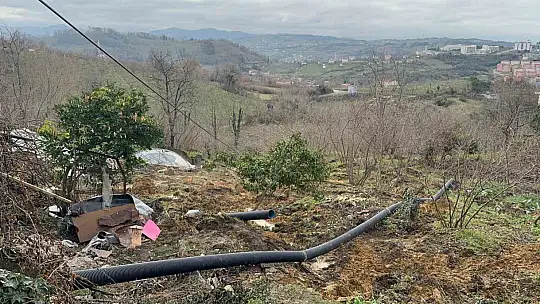 Alaplı'da heyelan nedeniyle bir ev çökme riski oluştu