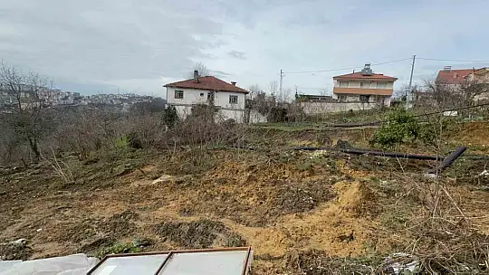 Alaplı'da heyelan nedeniyle bir ev çökme riski oluştu