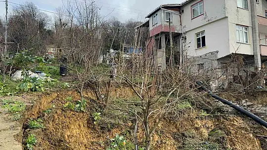 Alaplı'da heyelan nedeniyle bir ev çökme riski oluştu