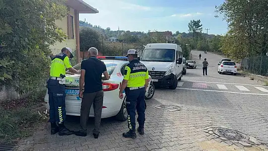 Alaplı'da jandarma ekiplerinden okul servislerine sıkı denetim