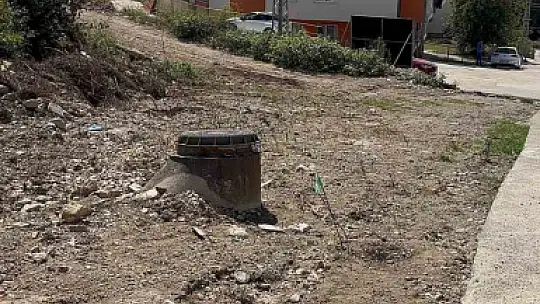 Alaplı'da öğrenciler okul yolunun tamamlanmasını bekliyor