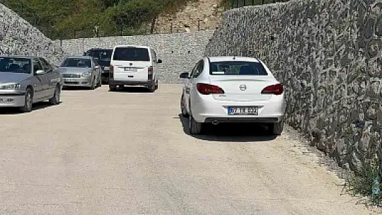Alaplı'da öğrenciler okul yolunun tamamlanmasını bekliyor