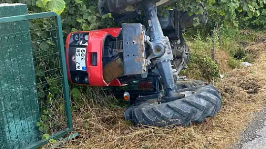 Alaplı'da traktör devrildi