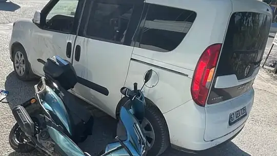 Alaplı'da zincirleme kaza Motosikletteki 2 kişi yaralandı