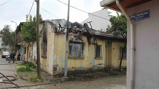 Alevler evi sardı, mahallede panik yaşandı