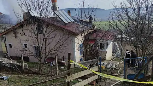 Alevlere çatıdan müdahale etmek isterken yaşamını yitirdi