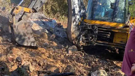 Alevlere teslim olan ahşap ev küle döndü