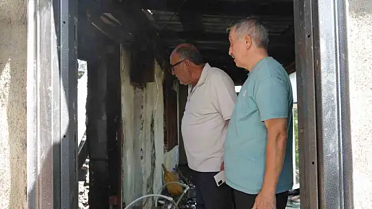 Alevlere teslim olan ev küle döndü
