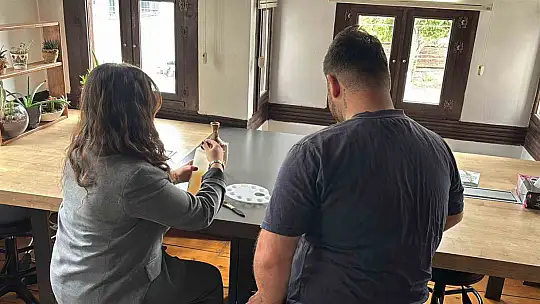 Alkol bağımlılığını yendi, şimdi diğer gençlere umut oluyor