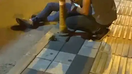 Alkollü şahıs caddeyi karıştırdı