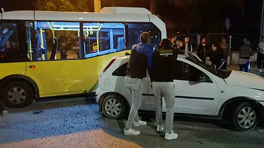 Alkollü ve ehliyetsiz sürücünün makas atıp kaza yaptığı anlar kamerada