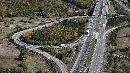 Anadolu Otoyolu Bolu Dağı geçişinde İstanbul yönü 5 saat trafiğe kapatılacak