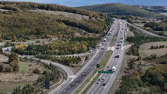 Anadolu Otoyolu Bolu Dağı geçişinde İstanbul yönü 5 saat trafiğe kapatılacak