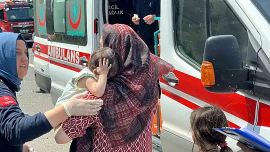 Anadolu Otoyolu'nda iki otomobil çarpıştı: 5'i çocuk 8 yaralı