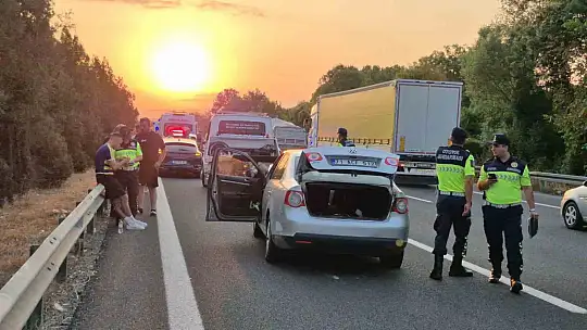 Anadolu Otoyolu'nda zincirleme kaza: 3 yaralı