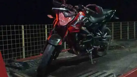 Ani fren yapan otomobil nedeniyle motordan düştü: 1 yaralı