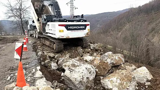 Anında müdahale edildi heyelanın izleri giderildi