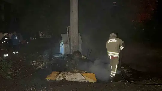 Anız yangını 20 bin nüfuslu mahallenin elektriğini kesti