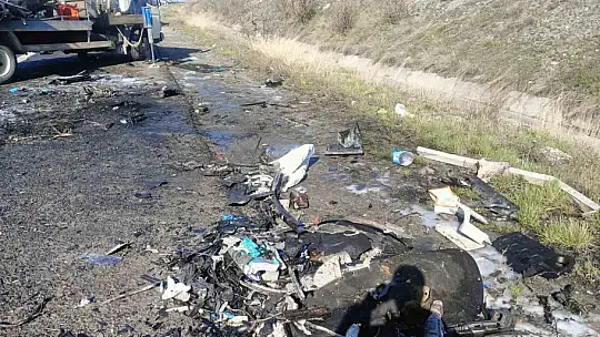 Ankara'da iki araç kafa kafaya çarpıştı: 5 ölü