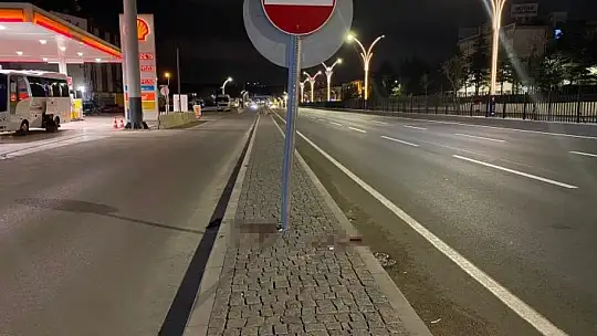 Ankara'da motosiklet trafik levhasına çarptı: 2 ölü