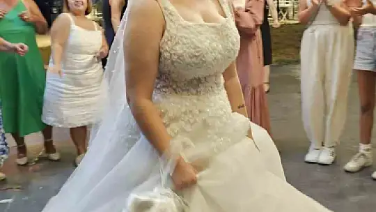 Anne, özel gereksinimli kızının gelinlik giyme hayalini gerçekleştirdi