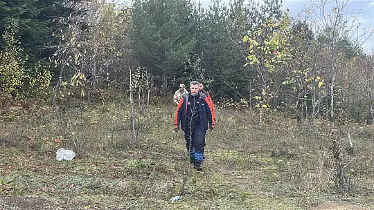Anne ve oğlunun cesedinin bulunduğu bölgede kayıp çanta ile ayakkabı bulundu, telefona ulaşılamadı