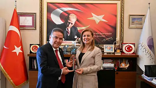 Antalya BB Başkanı Muhittin Böcek başkanlığında, Safranbolu'da Cittaslow Ulusal Ağ toplantısı gerçekleştirildi