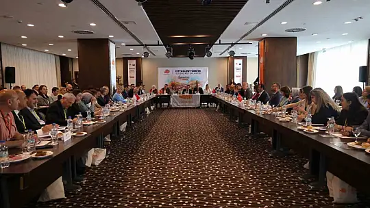 Antalya BB Başkanı Muhittin Böcek başkanlığında, Safranbolu'da Cittaslow Ulusal Ağ toplantısı gerçekleştirildi