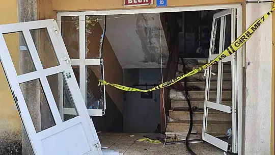 Apartmanda korkutan patlama: 1'i ağır, 5 yaralı