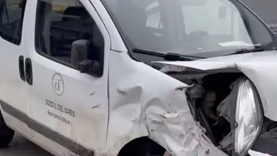 Araç muayene istasyonunda kaza: 3 araç hasar gördü