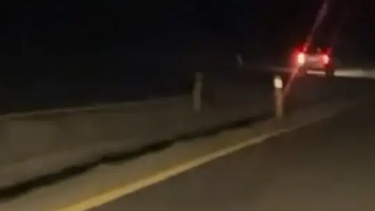 Aracıyla ters şeritte ilerleyen sürücü tehlike oluşturdu