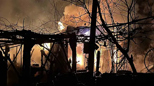 Ardiye yangını eve sıçramadan söndürüldü