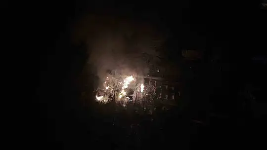 Ardiye yangını eve sıçramadan söndürüldü