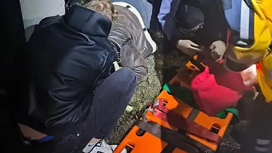 Asansör boşluğuna düşerek yaralanan kişiyi itfaiye kurtardı