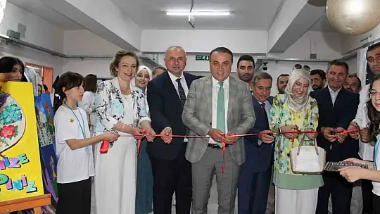 Atatürk ortaokulunda kütüphane açıldı
