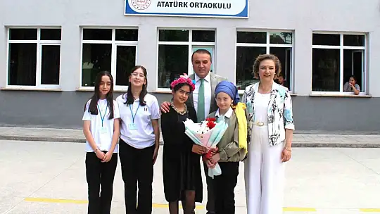 Atatürk ortaokulunda kütüphane açıldı