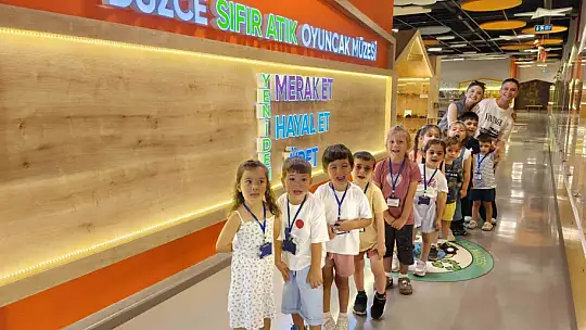 Atıklarla yapılan oyuncakların sergilendiği müze büyük ilgi görüyor