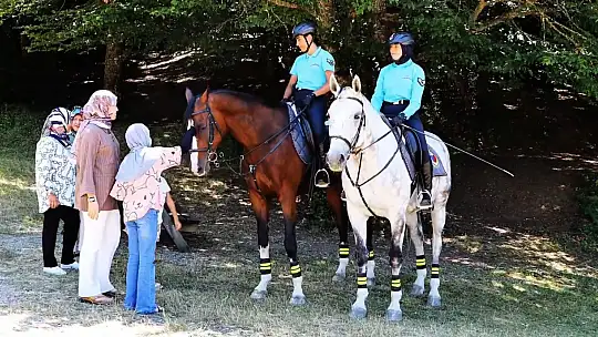 Atlı jandarma timleri Abant'ta görev başında