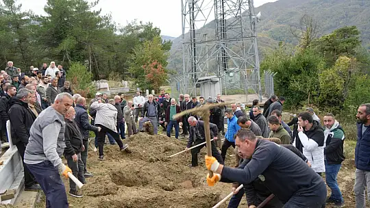 Anne oğul toprağa verildi