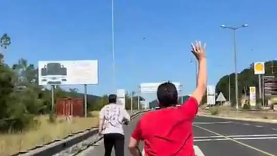 Ayağı kırık karacaya şefkat