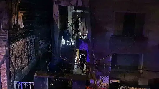 Aynı mahallede gelen 2 ayrı ihbar ekipleri harekete geçirdi