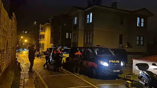 Aynı mahallede gelen 2 ayrı ihbar ekipleri harekete geçirdi