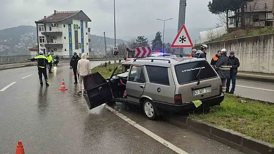 Aynı yolda 4 saat içerisinde 3 ayrı kaza: 5 yaralı