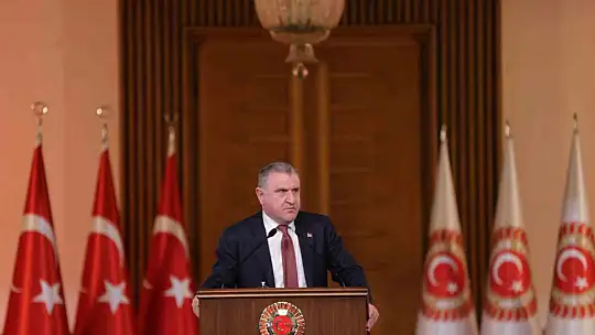 Bakan Bak, temsilci gençlerle meclisi ziyaret etti