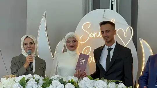 Bakan Göktaş, Karabük'te gençlerin nikah şahidi oldu